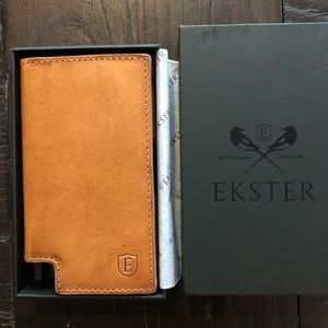 Ekster Parliament Wallet with Tracker Card